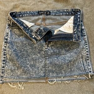 Denim skirt acid washed